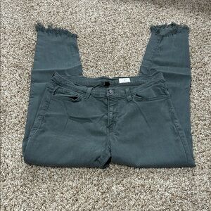 Women's Cropped Frayed Hem Jeans - Dark Gray